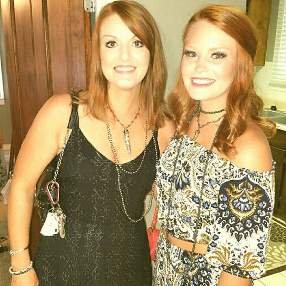 Meet Your POSHER, Melissa!!! - Picture 2 of 4