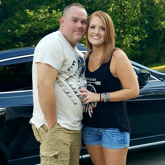 Meet Your POSHER, Melissa!!! - Picture 4 of 4