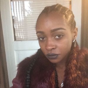 Meet your Posher, Alima