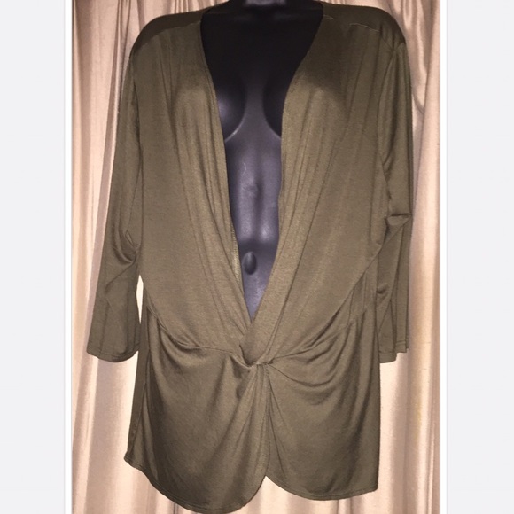 Plus Size Knotted-Front Top. 3/4 sleeves