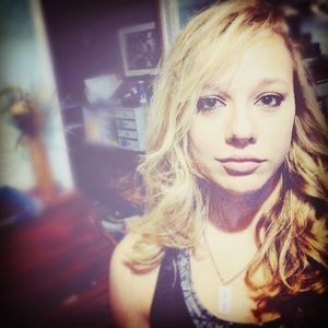 Meet your Posher, Olivia