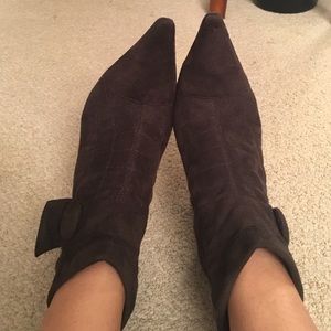 BCBG brown suede quilted heeled booties, worn once