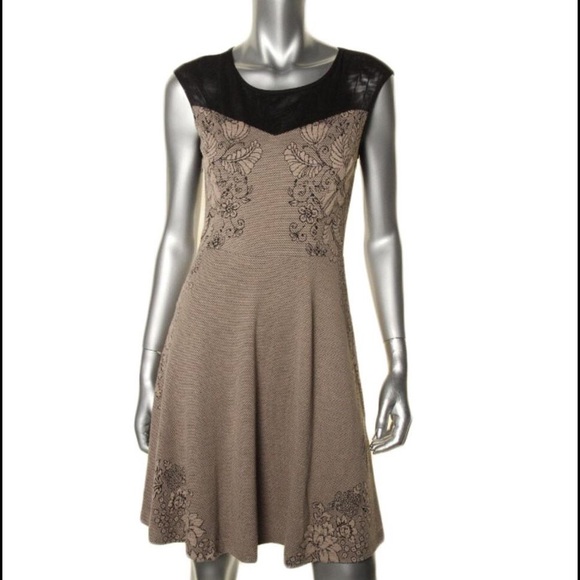 ‼️LAST‼️ BETSEY JOHNSON Beige Embroidery Dress - Picture 2 of 4