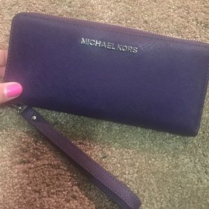 Perfect Condition Michael Kors Walelt
