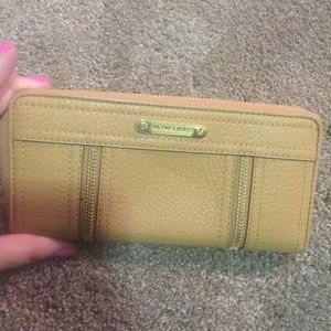 Brand New without tags Michael Kors Tan Wallet