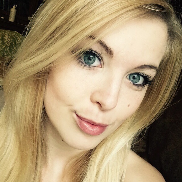 Meet your Posher, Charissa - Picture 1 of 1