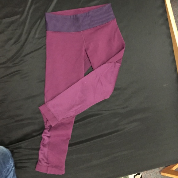 Lulu Lemon Maroon Cropped Leggings