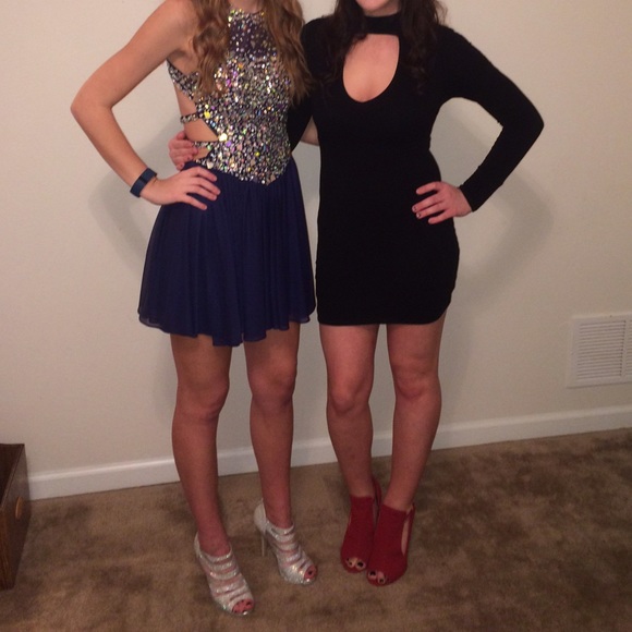 Dress - Picture 1 of 4