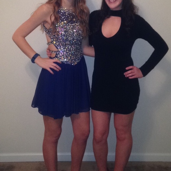 Dress - Picture 2 of 4