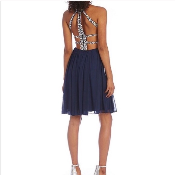 Dress - Picture 3 of 4