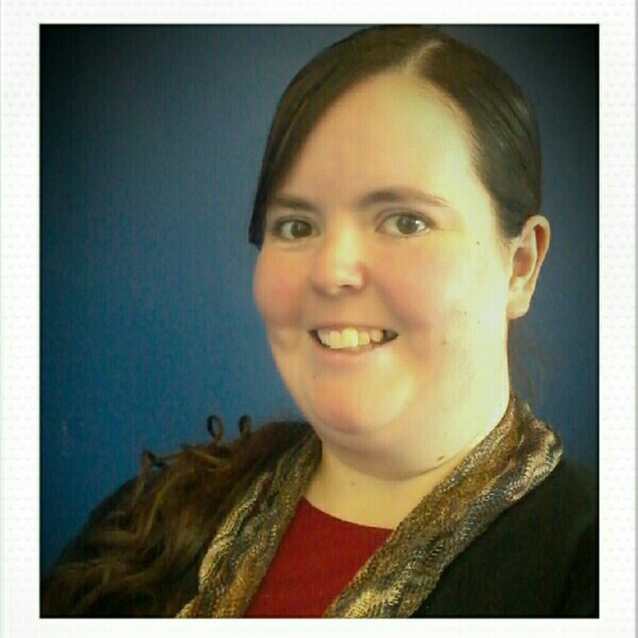 Meet your Posher, Laura - Picture 2 of 4