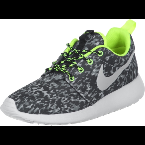 Grey Speckled Nike Roshes with bright green