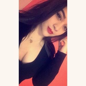 Meet your Posher, Selena