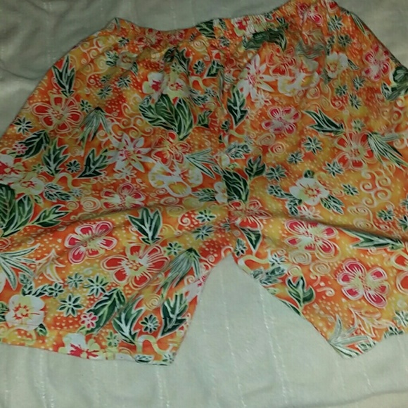 Floral yellow T-shirt & Short set - Picture 3 of 4