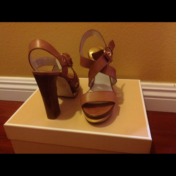 MK Brown/Gold Platform heels