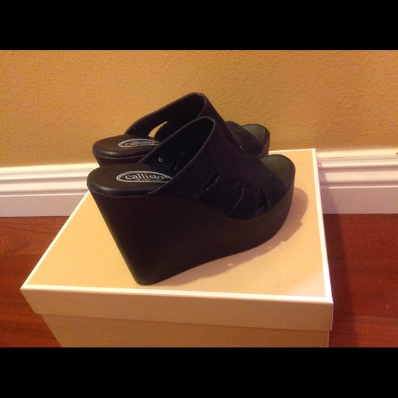 Callisto Beacon Platform Wedge