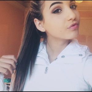 Meet your Posher, Raquel