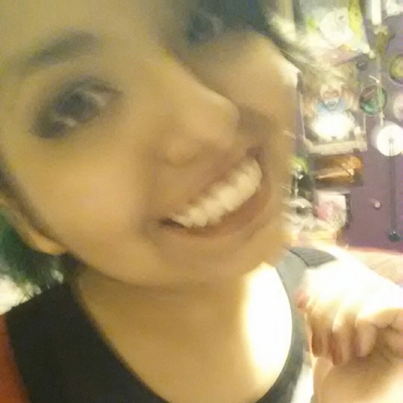 Meet your Posher, Laura