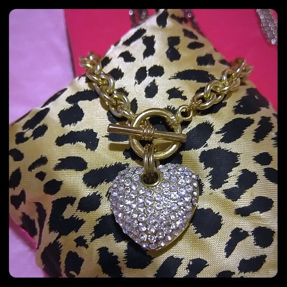 Heart pendant bracelet