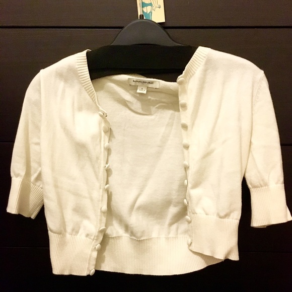 🍉SOLD🍉Banana Republic Cream Shrug