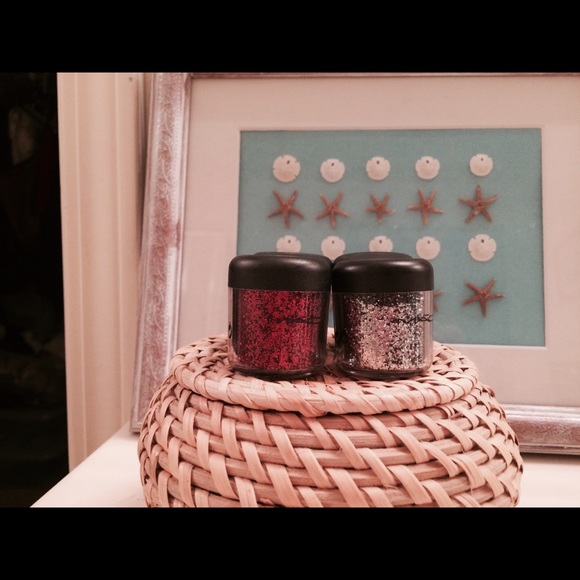 MAC glitter-RED, SILVER, GOLD, BLACK. 🔴SOLD🔴 - Picture 3 of 3