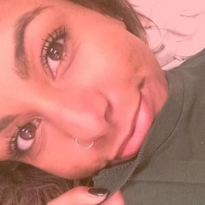 Meet your Posher, Chloe