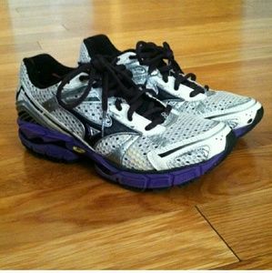 Mizuno Size 6