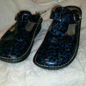 Alegria slip on clogs
