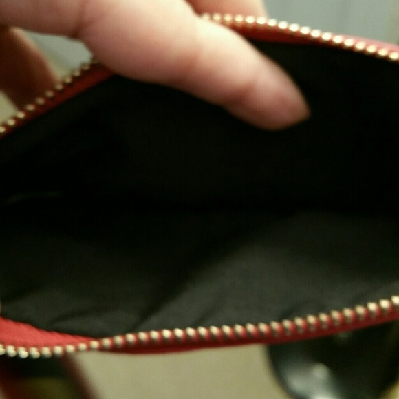 Hard rock wristlet red new with tags - Picture 3 of 4