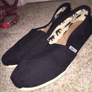 Black Toms, size 8.5 wide