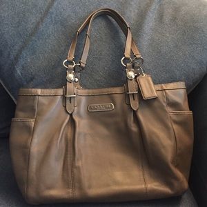 💜💜💜Like new COACH shoulder handbag💜💜💜