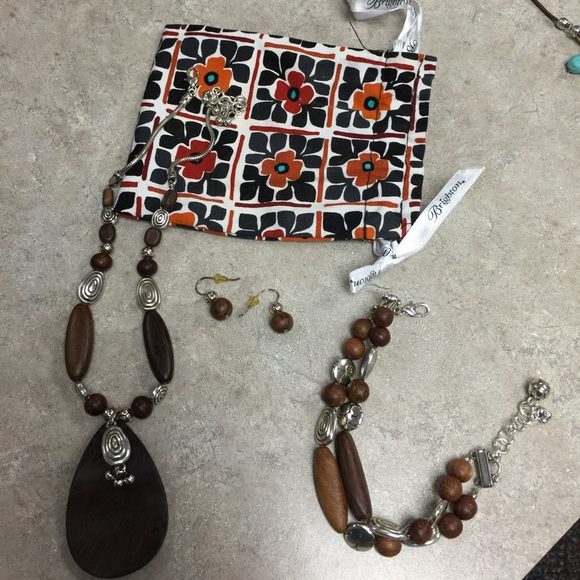 Brighton necklace set