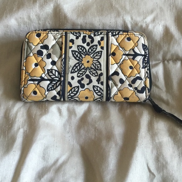Vera Bradley Handbags - Vera Bradley wallet