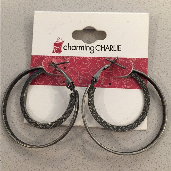Earring Bundle - 5 pairs!! So Fun!!!! 2 NWT - Picture 2 of 4