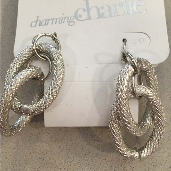 Earring Bundle - 5 pairs!! So Fun!!!! 2 NWT - Picture 3 of 4