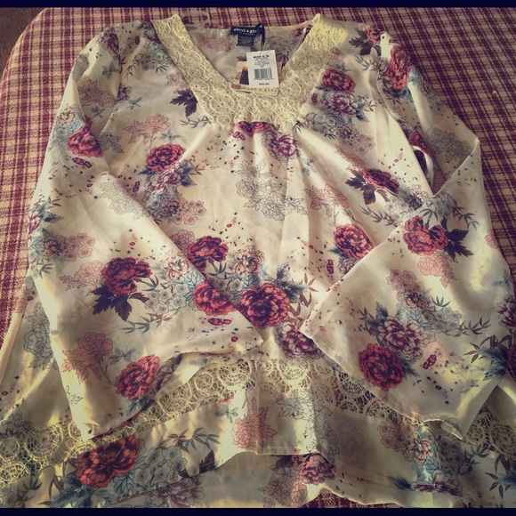 About a Girl floral boho top xl