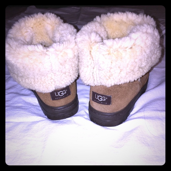 UGG Shoes - UGG Sundance Short 100% Authentic