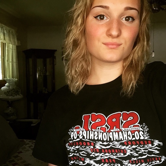 Meet your Posher, Erica - Picture 1 of 1