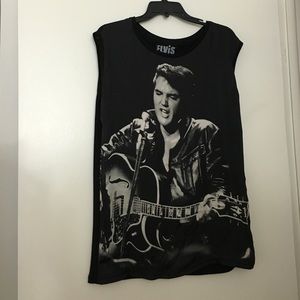 Elvis top