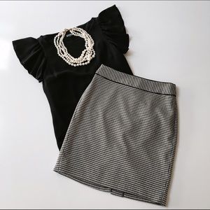 Banana Republic Classic Houndstooth Skirt (SZ 0P)