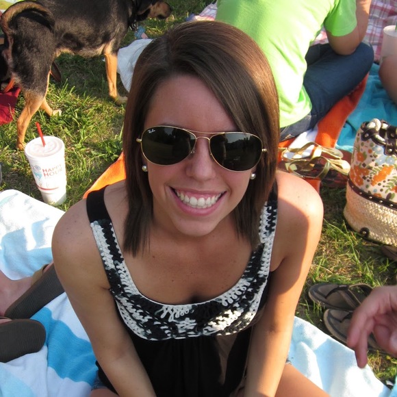 Meet your Posher, Elizabeth - Picture 1 of 1