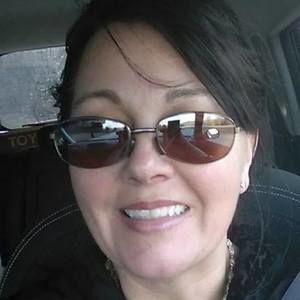 Meet your Posher, Lora