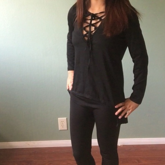 $20 firm price! • The KEENA Laced Up Hooded Top - Picture 3 of 3