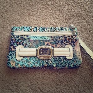 Trendy print wristlet!