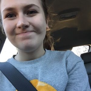 Meet your Posher, Becca