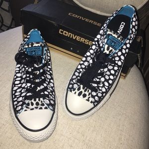 ⭐️ New! ⭐️Converse all-star shoes.
