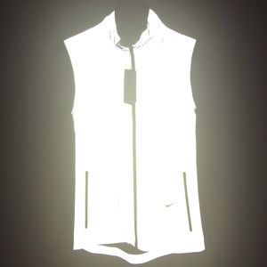 nike reflective vest