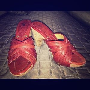 SALE! FRYE "Reese" Heels - Burnt Red Leather