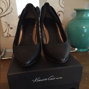 Kenneth Cole New York Line-up black wedge/heel