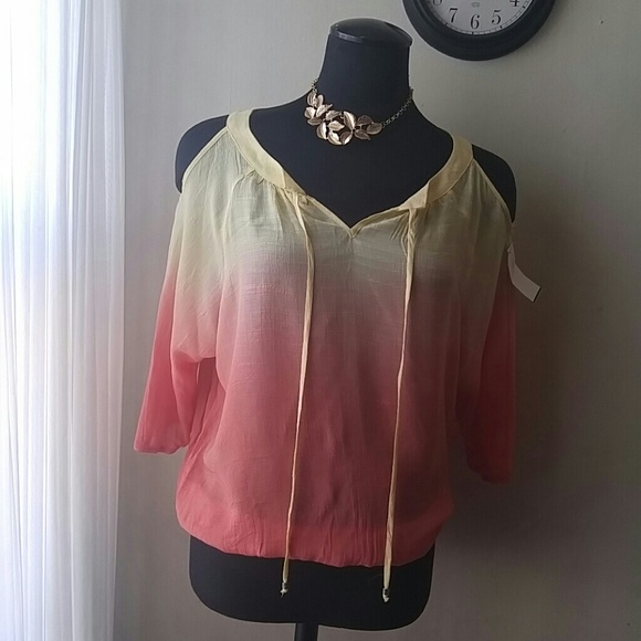 A. Byers Tops - Nwt fun ombre cold shoulder top